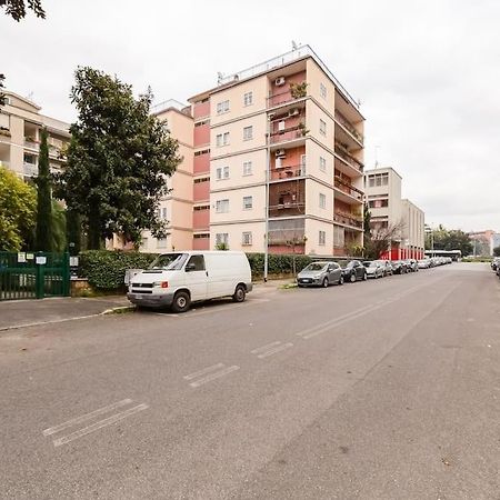 Exclusive Apartment In Eur Lake ローマ エクステリア 写真