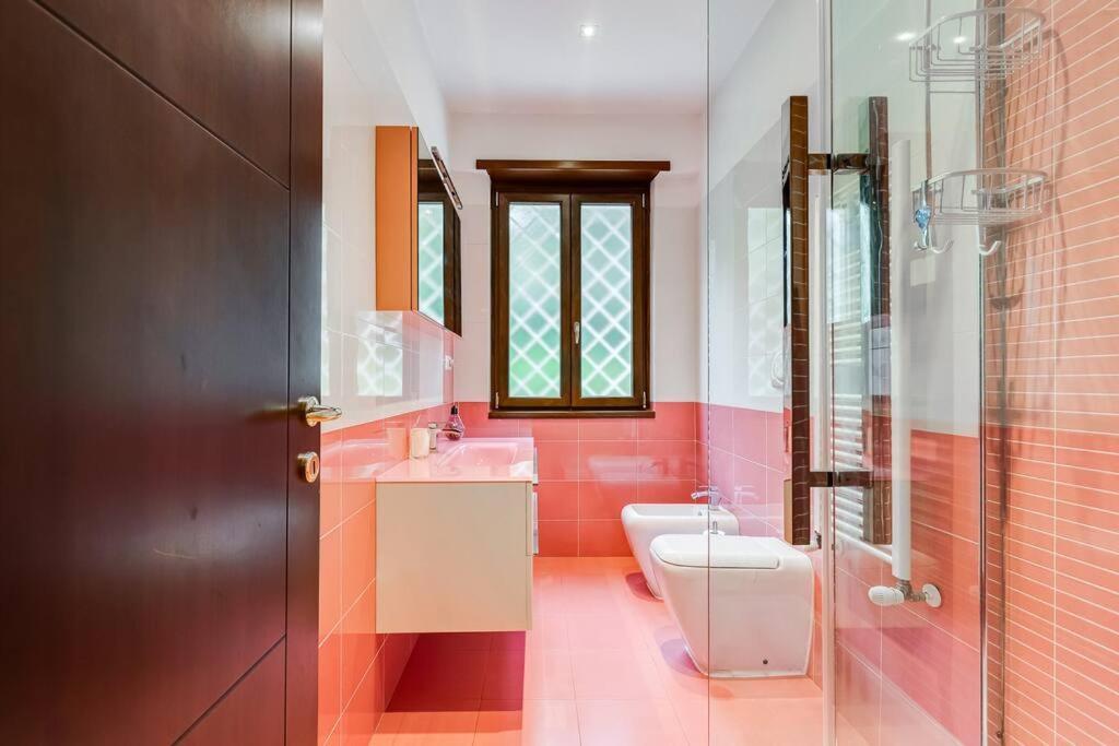 Exclusive Apartment In Eur Lake ローマ エクステリア 写真