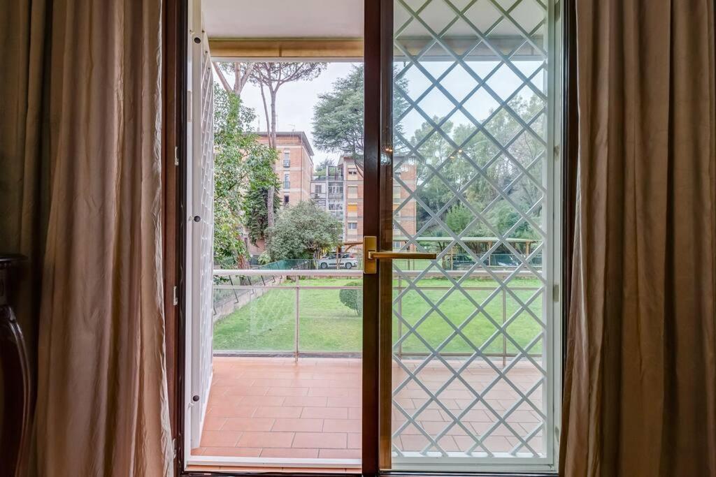 Exclusive Apartment In Eur Lake ローマ エクステリア 写真