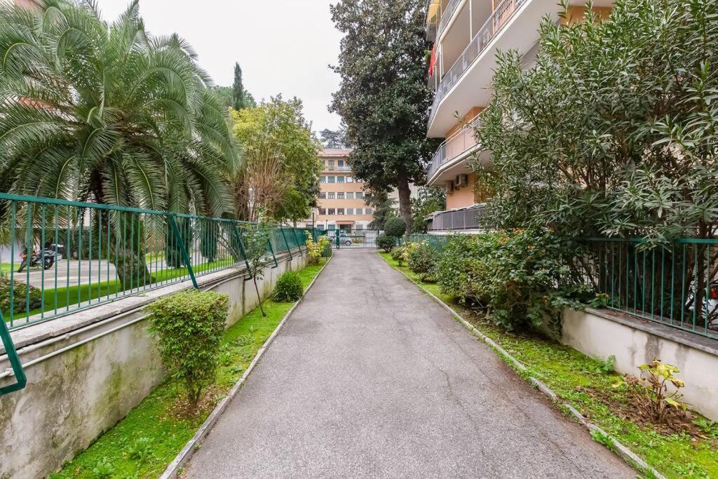 Exclusive Apartment In Eur Lake ローマ エクステリア 写真