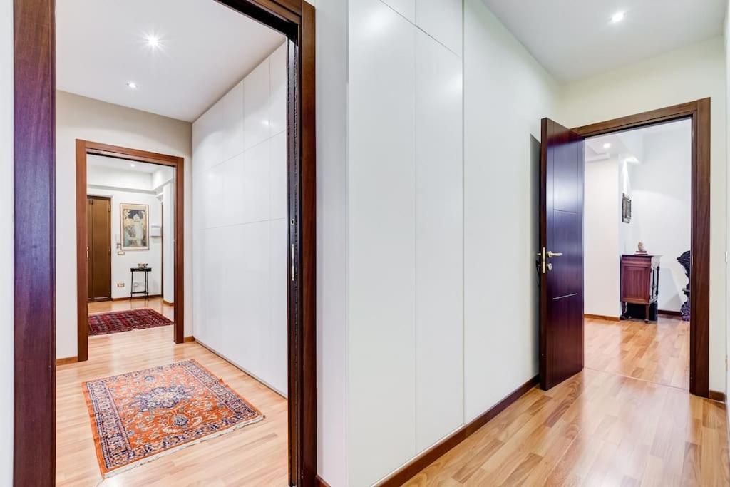 Exclusive Apartment In Eur Lake ローマ エクステリア 写真