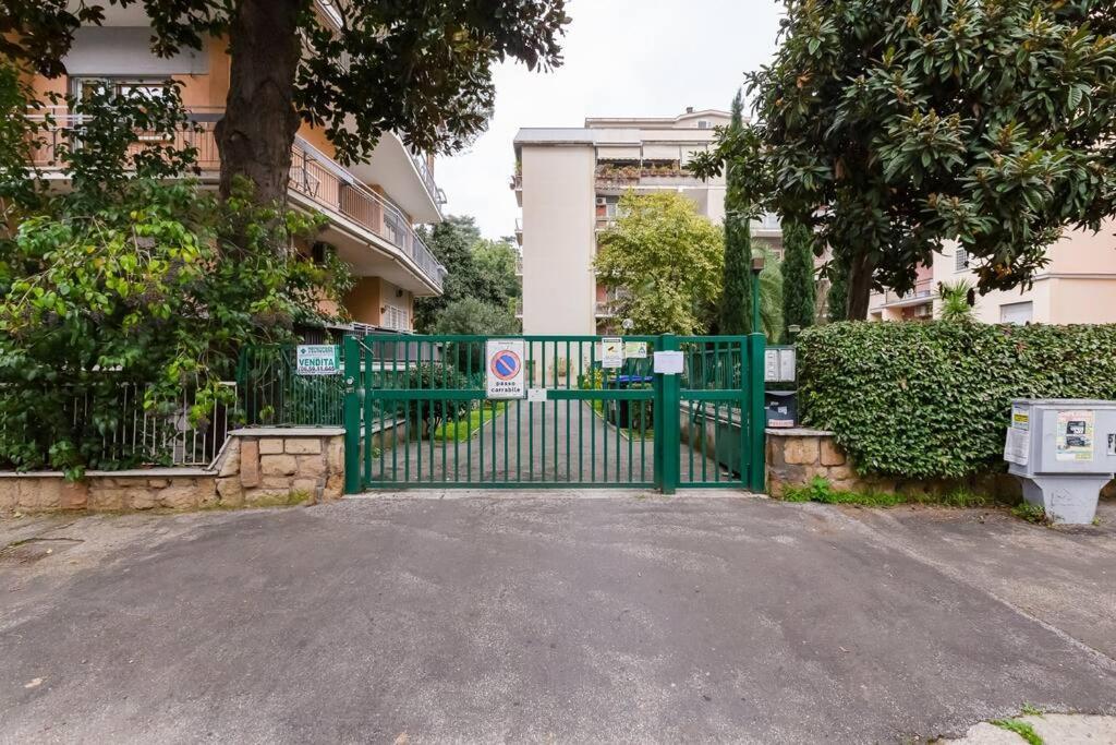 Exclusive Apartment In Eur Lake ローマ エクステリア 写真