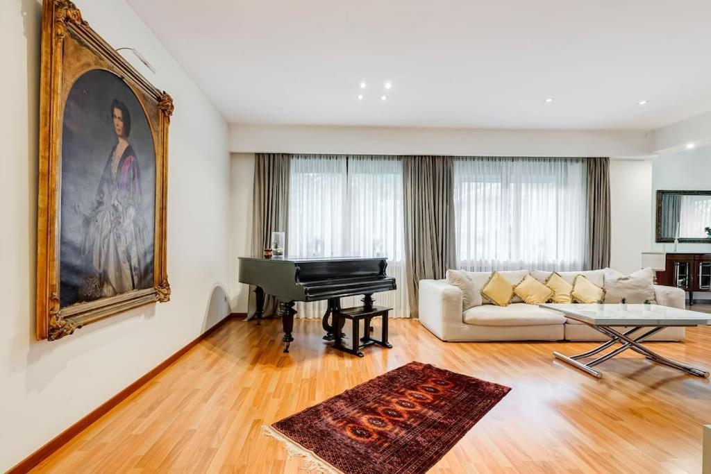 Exclusive Apartment In Eur Lake ローマ エクステリア 写真